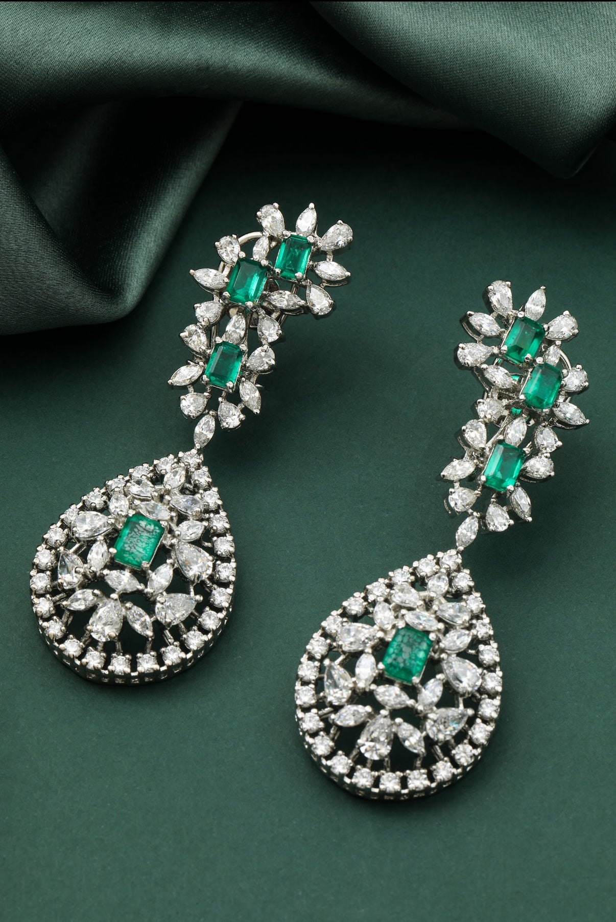 Emerald earings