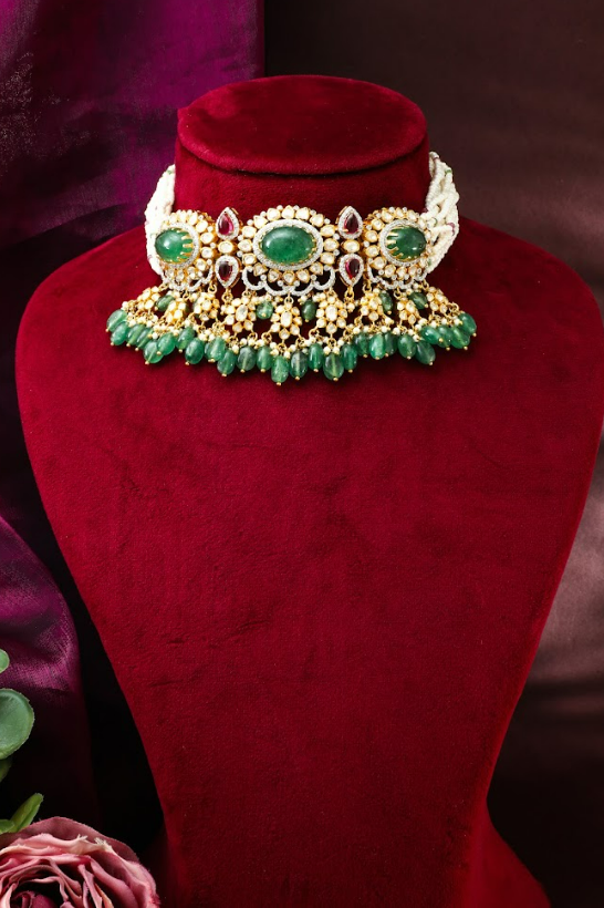 RED AND GREEN CHOKER